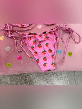 NWT Strawberry Milk Mob Fragola Bikini Bottoms